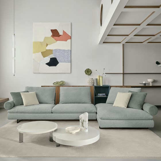 SABA ITALIA LIMES Zetel met longchair of hoekzetel Italiaans design in licht groene stof te koop bij Zetelboetiek